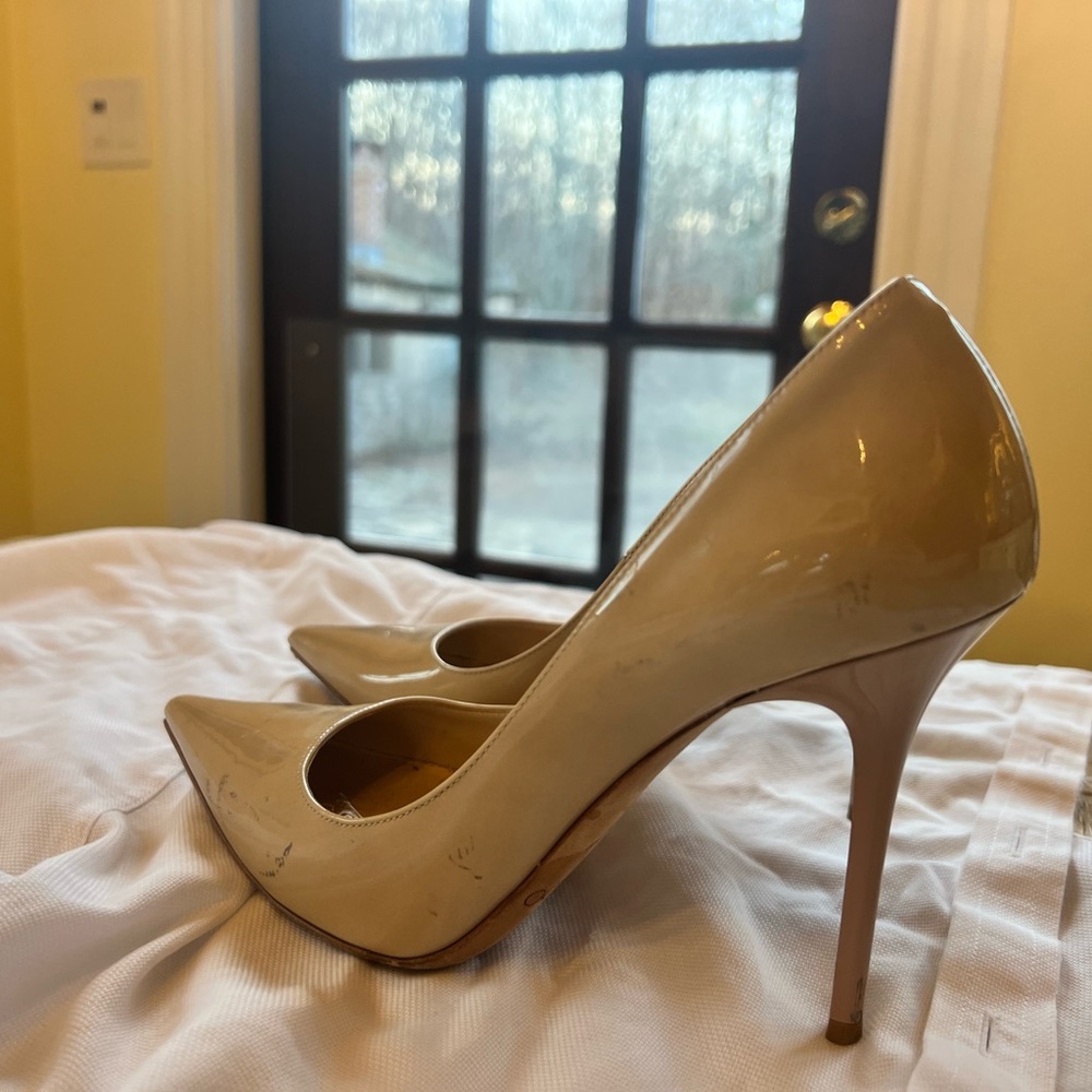 Nude Jimmy Choo Romy 37.5 pumps